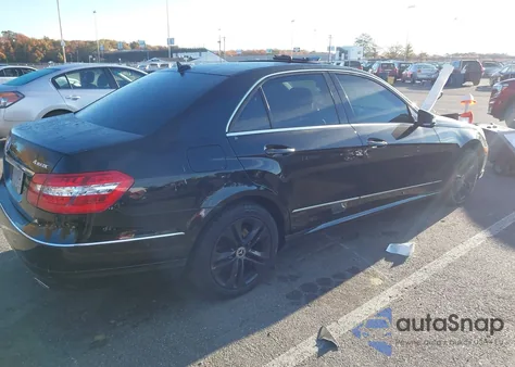 2010 Mercedes-Benz E 350 4Matic z USA, uszkodzony, nr VIN WDDHF8HB9AA050807